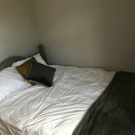 דירה Castle View ליסטוול