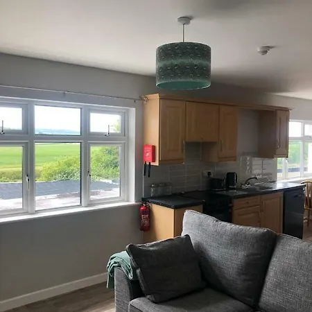 דירה Castle View ליסטוול